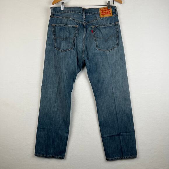Levis 505 Jeans Mens 36x30 Blue Regular Straight Mid Rise Medium Wash Denim - Picture 4 of 10